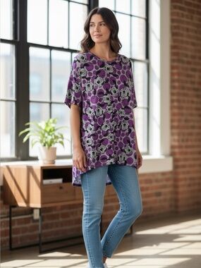 Lularoe Minnie Mouse T-shirt size small over sized